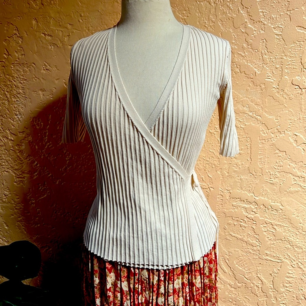 H&M Minori Top Ivory Sculpt Knit beautiful for spring and any elegant occasion